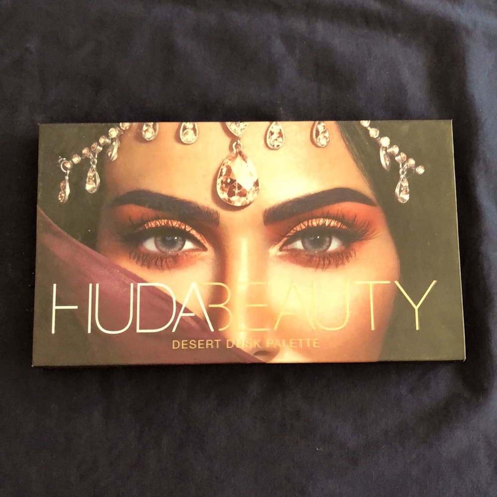 Huda Beauty Desert Dusk Palette